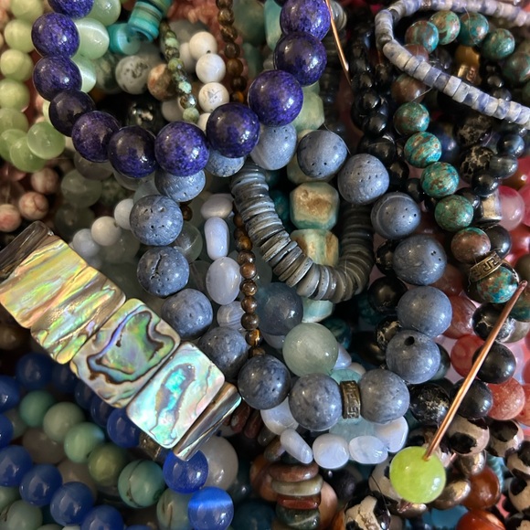 ONE OF A KIND HANDCRAFTED ARTISAN CRYSTAL JEWELRY 🤍 - Picture 3 of 3